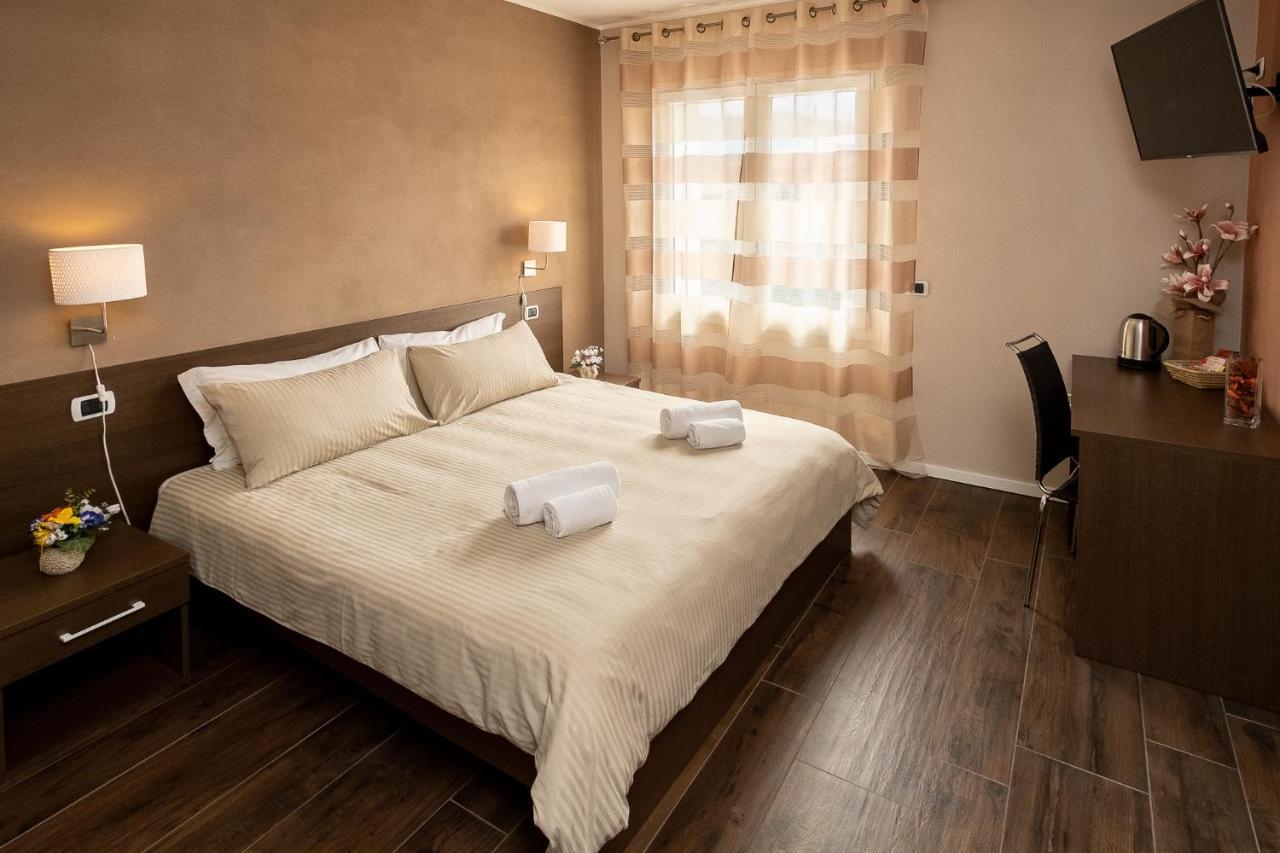 The White Building - Rooms Costermano Zewnętrze zdjęcie