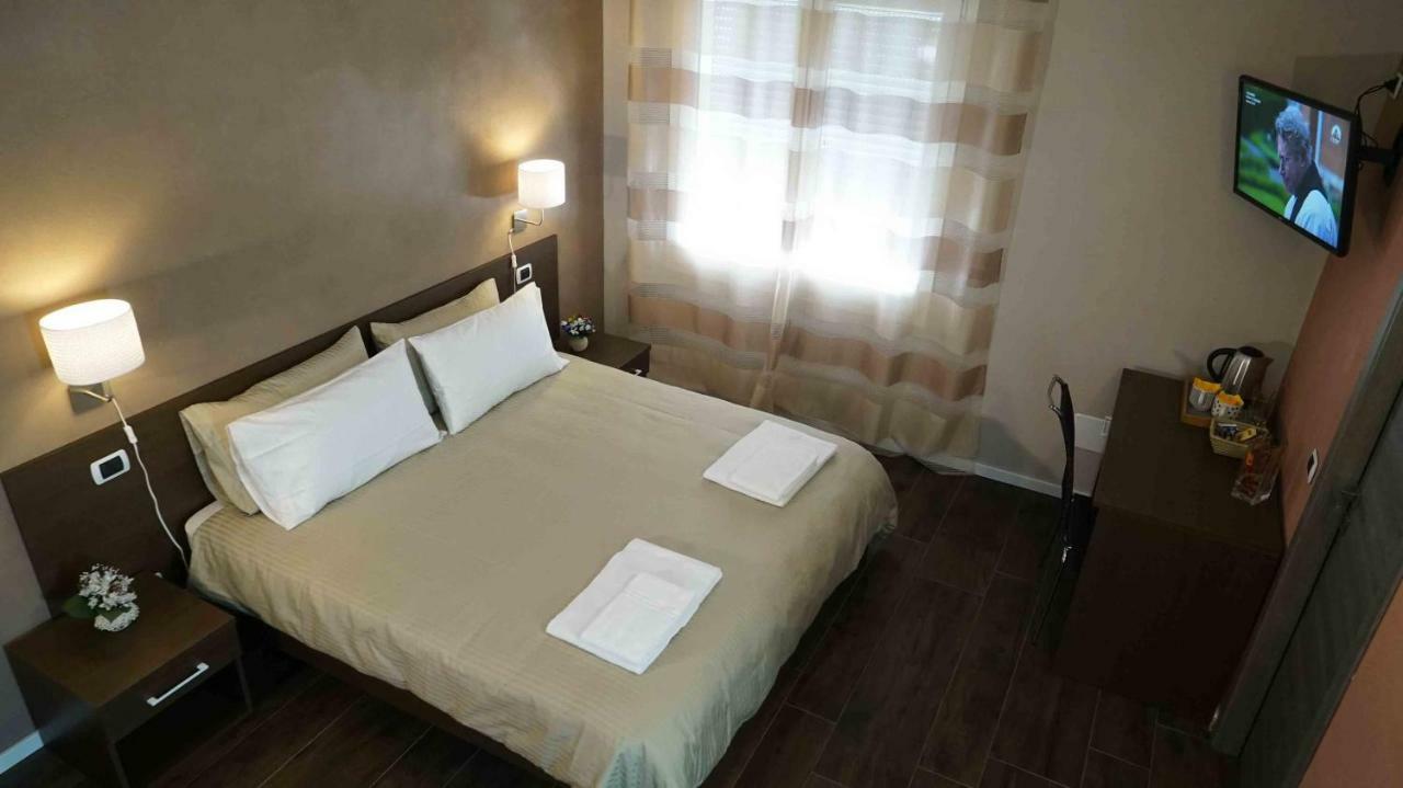 The White Building - Rooms Costermano Zewnętrze zdjęcie
